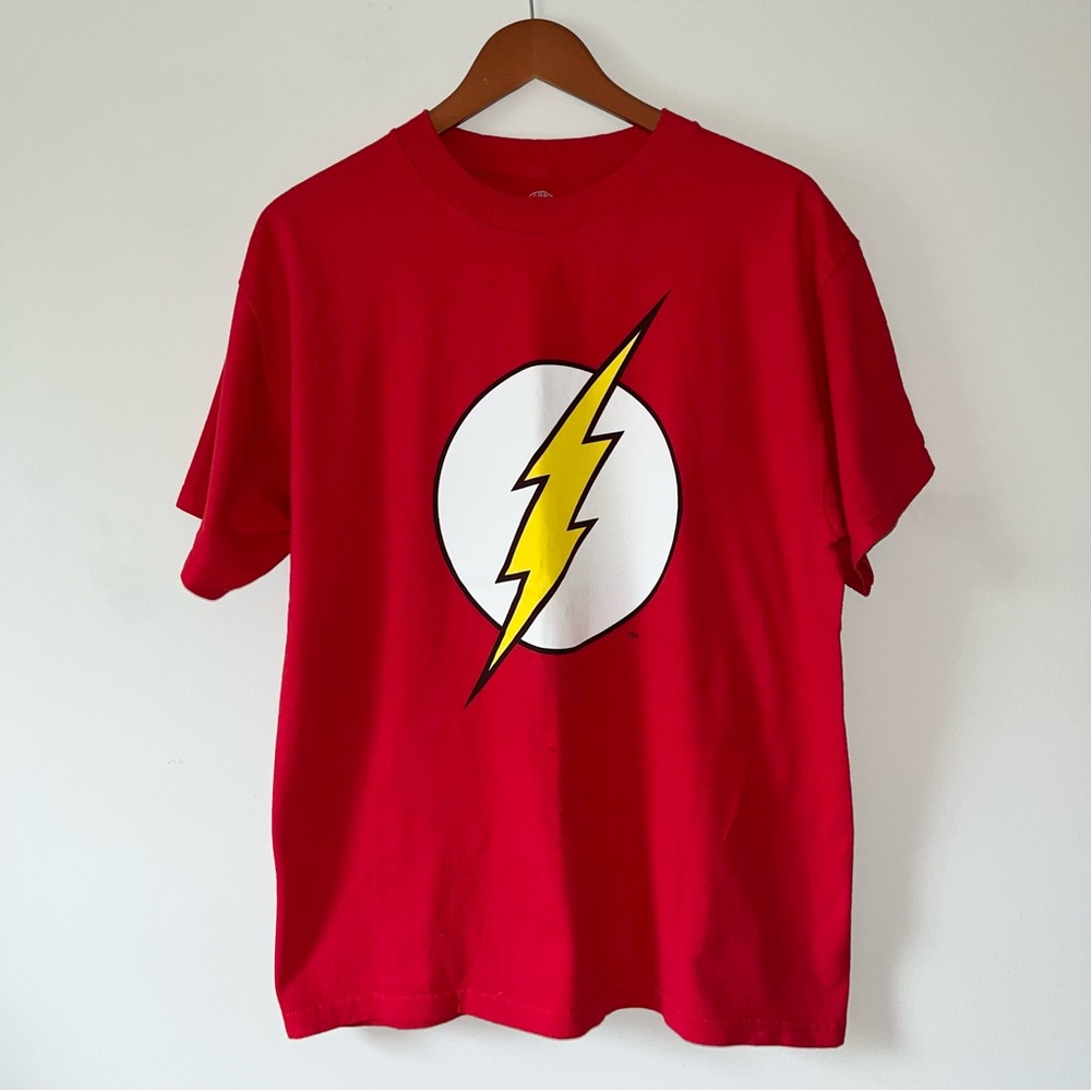 DM‎ Comics Red T-Shirt with Lightning Bolt Graphic